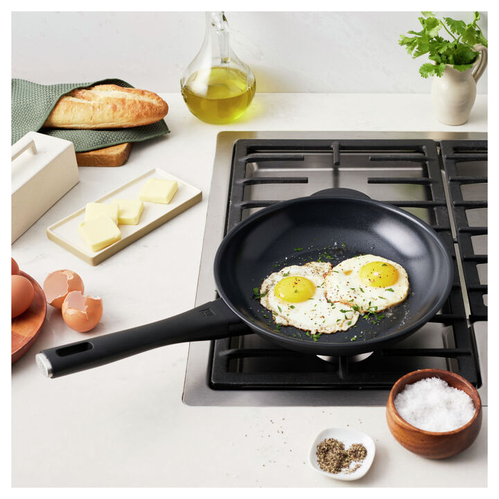 Madura Plus, 8-inch, Aluminum, Frying Pan Titanium-reinforced Ceramic Non-stick Coating, large 2